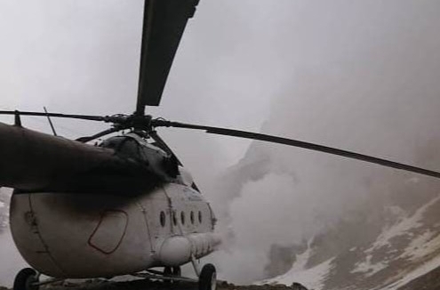 На Камчатке разыскивают вертолет, нелегально севший в кратер заповедного вулкана
