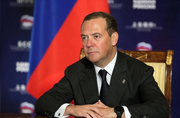 Медведев: Цена вакцины от коронавируса должна быть разумной