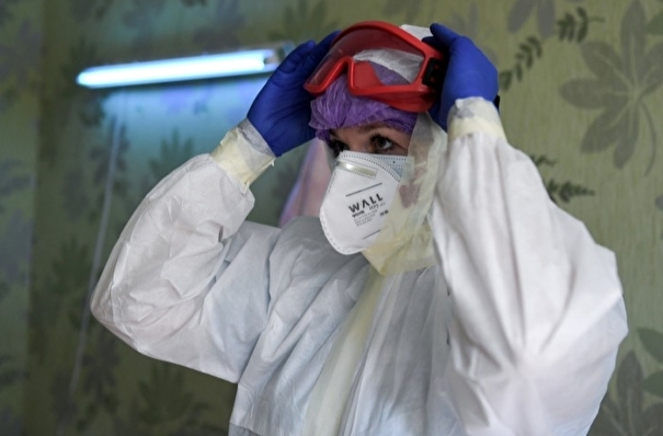 В больницу на Сахалине, где произошло массовое заражение COVID-19, привезут защитные костюмы и респираторы