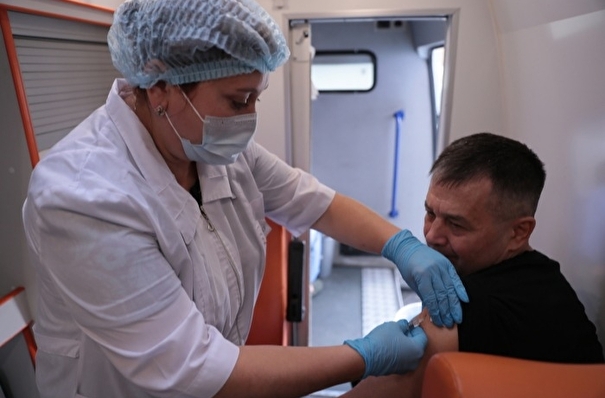 Почти 2,5 млн петербуржцев привились от гриппа
