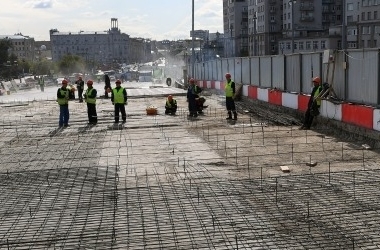 Реконструкция набережной возобновлена в Хабаровске после спада уровня Амура