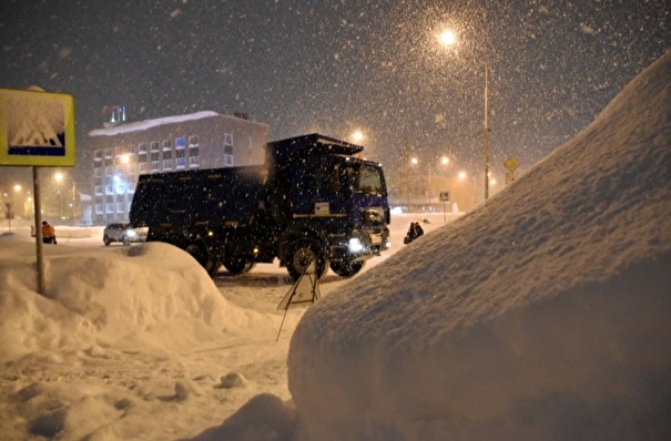Дополнительную технику выделят для уборки снега в Норильске