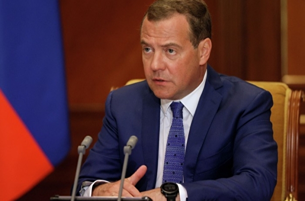 Медведев обвиняет иностранные организации в попытках обострить ситуацию в регионах РФ