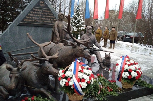 Памятник оленетранспортным батальонам установили в Мурманске