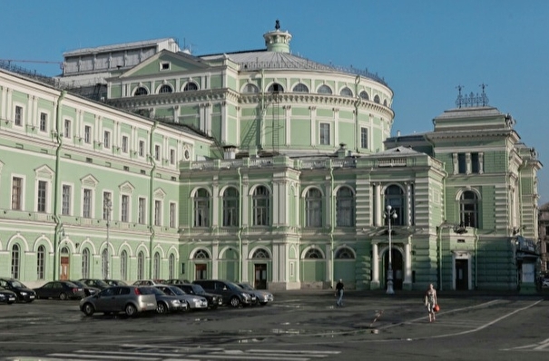 Власти Петербурга просят театры скорректировать афиши в соответствии с ограничениями