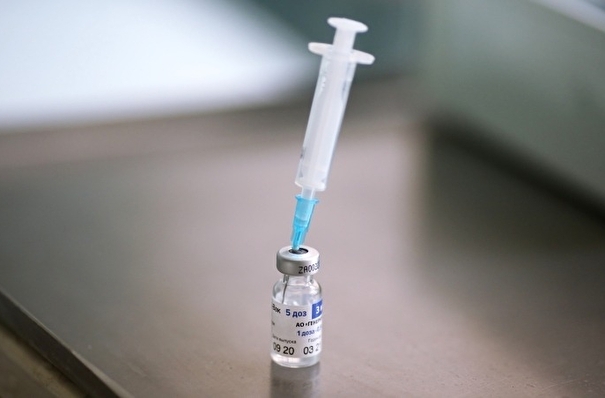 Мантуров: в РФ произвели уже 2 млн доз вакцины "Спутник V"