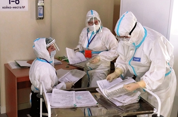 В РФ 24 тыс. 217 новых случаев заражения COVID-19 за сутки, 445 умерших - оперштаб