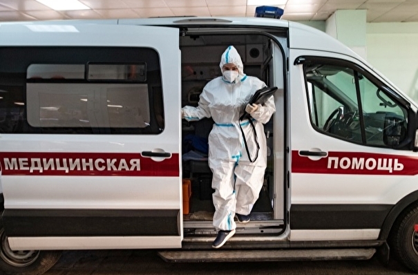 В доме престарелых в Новгородской области более 70 человек заразились коронавирусом, десять ветеранов госпитализированы