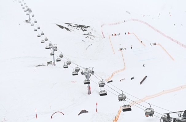 Около 170 лыжников эвакуировали с остановившейся в сочинской Красной Поляне канатной дороги