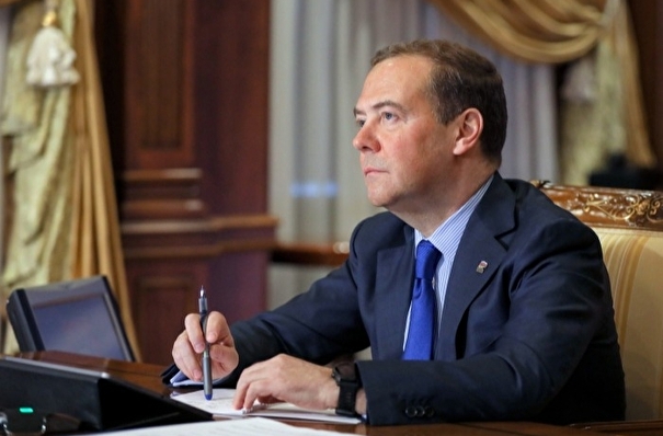 Медведев: надо договариваться о правилах деятельности соцсетей, чтобы преодолеть тревожащие тенденции