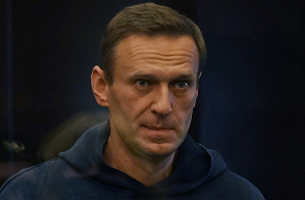 Суд отменил Навальному условный срок, ему назначено 3,5 года колонии