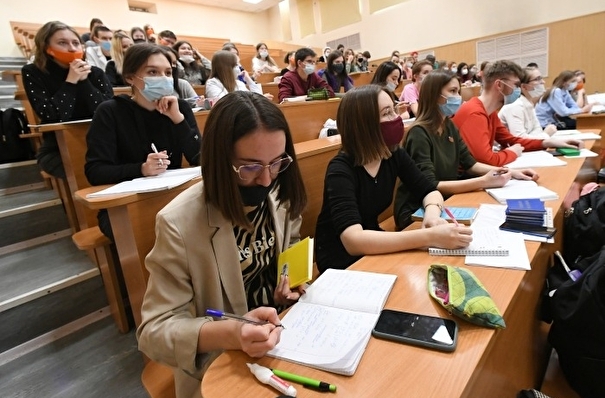 Власти Кубани в 1,7 раза поднимут размер специальной молодежной стипендии за успехи в учебе и науке