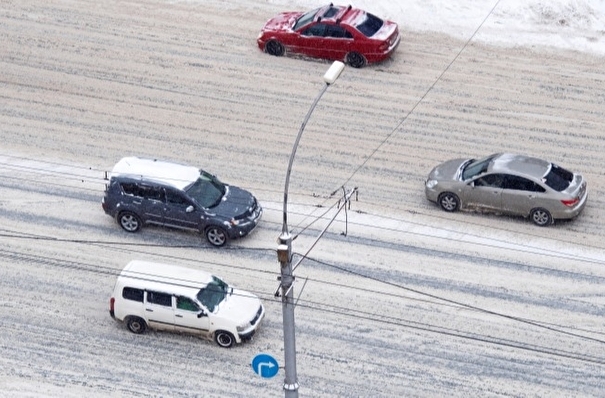Движение ограничили на участке трассы М-5 в Оренбуржье, Татарстане и Башкортостане из-за снегопадов