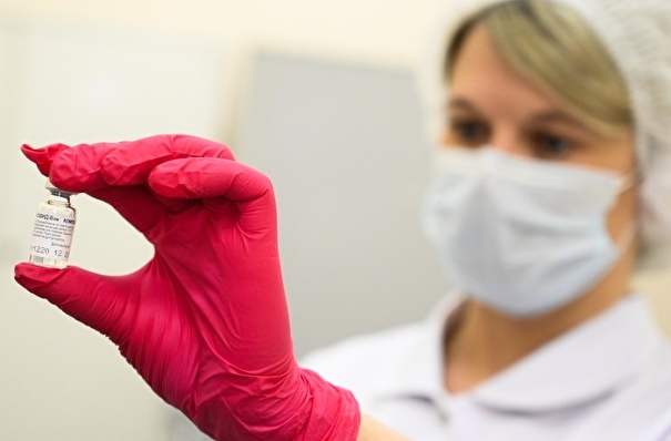 Попова заявила об эффективности российских вакцин против "британского штамма" коронавируса