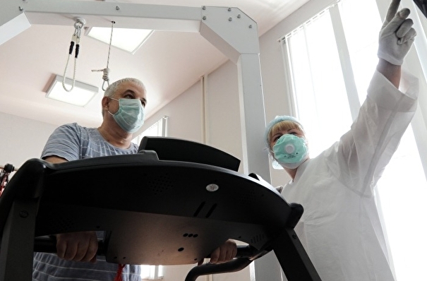 В медицинской реабилитации нуждаются 15 тысяч болевших COVID-19 петербуржцев
