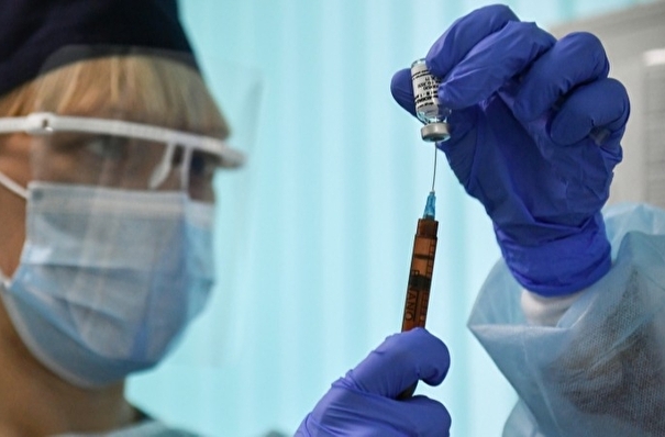 В Приамурье курсанты военного училище из 18 стран привились вакциной "Спутник V"