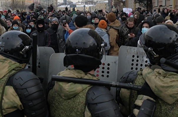 Детский омбудсмен: несовершеннолетних нет среди задержанных на акции протеста в Петербурге
