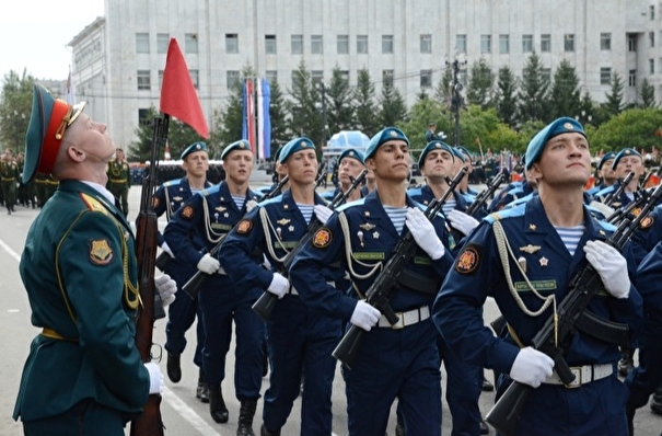 Парад войск в честь 76-й годовщины Победы в Великой Отечественной войне прошел в Хабаровске