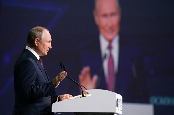 Путин заявил о необходимости совершенствования правовой системы в РФ и недопустимости нарушения бизнесом закона