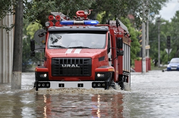 МЧС отправило в Крым дополнительную группировку для ликвидации последствий наводнения