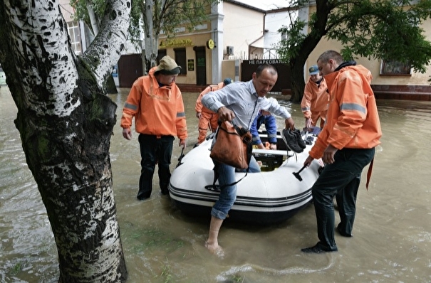 Глава Крыма раскритиковал темпы уборки Керчи после наводнения