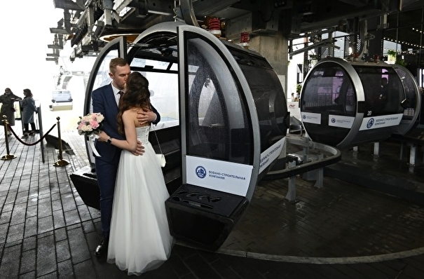 Около 3,5 тыс. пар поженились на необычных площадках Москвы с начала года