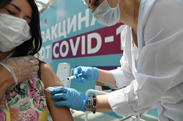 Мишустин поставил задачу вакцинировать от коронавируса 80-90% населения