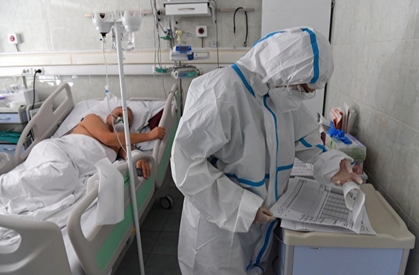 Мурашко: коронавирусом в РФ болеют около 890 тыс. человек, 70% из них лечатся амбулаторно 