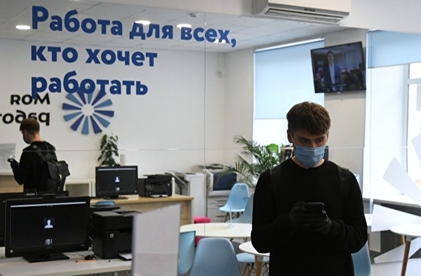 Свободных вакансий в Петербурге почти в два раза больше, чем безработных