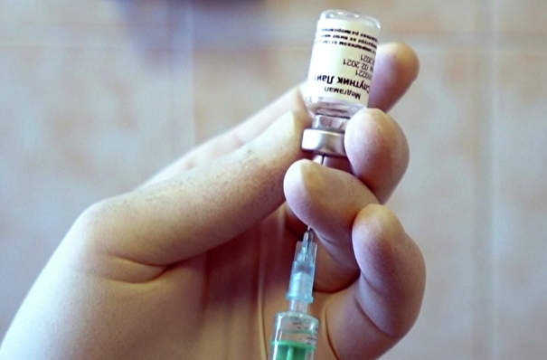 Повторная вакцинация от COVID-19 началась во всех прививочных пунктах Москвы