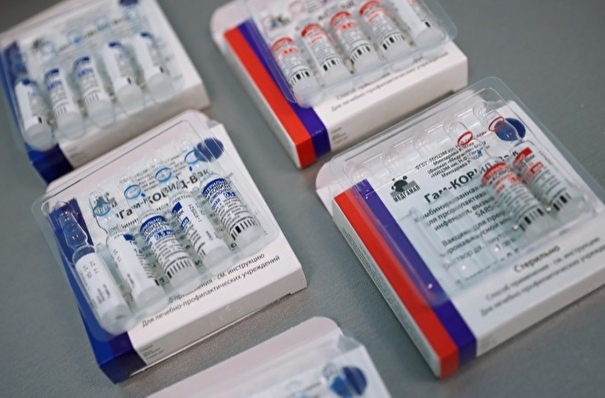 Партия из 76 тыс. доз вакцины от коронавируса поступила в Свердловскую область