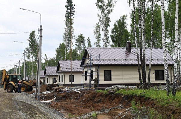 Уничтоженные огнем дома жителей села Бяс-Кюель в Якутии восстановят в течение двух месяцев