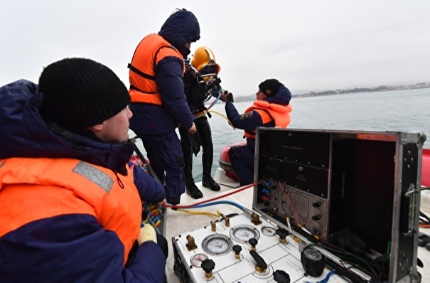 Глубоководная техника приступила к обследованию озера на Камчатке, где упал вертолет