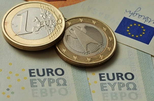 Евро поднялся выше 87 руб. впервые со 2 августа