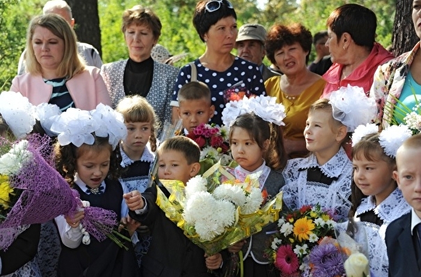 Только привитых от COVID-19 родителей первоклассников пустят на линейки 1 сентября в Крыму