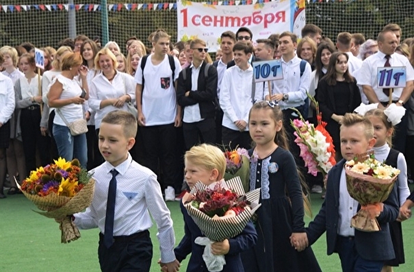 Родителям крымских первоклашек разрешили посетить линейки 1 сентября без  QR-кода