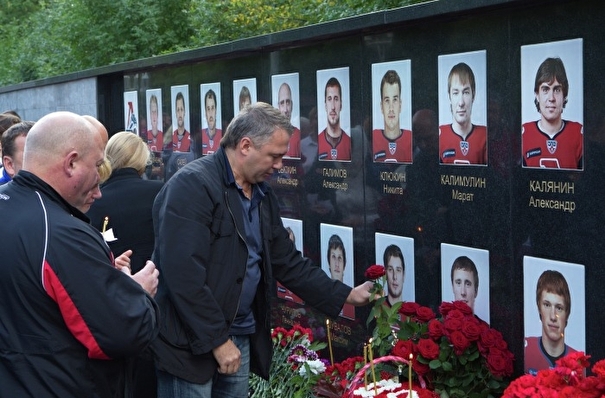 Погибшую 10 лет назад команду "Локомотив" вспоминают в Ярославле