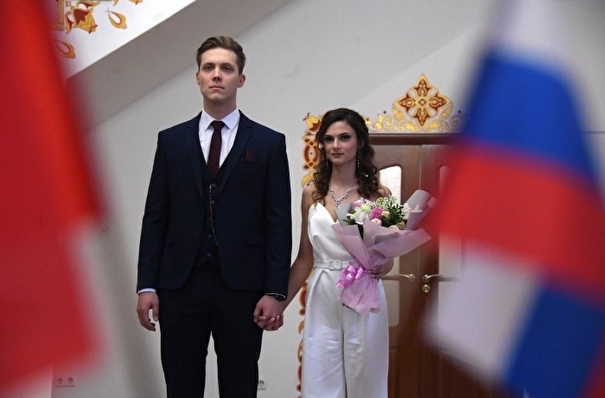 Почти 90 офисов многофункциональных центров смогут зарегистрировать брак москвичей