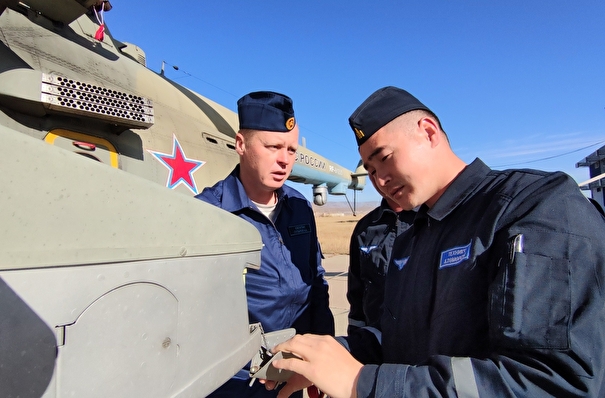 Экипажи ВВО и Монголии впервые на "Селенге" проводят совместные полеты на Ми-8