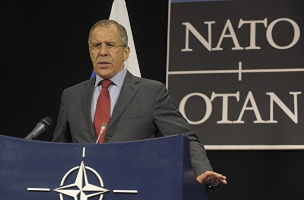 Лавров: Россия приостанавливает работу своего постоянного представительства при НАТО