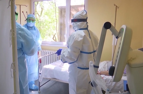 Военные врачи организовали круглосуточное дежурство в больницах Хакасии, где лечатся пациенты с COVID-19