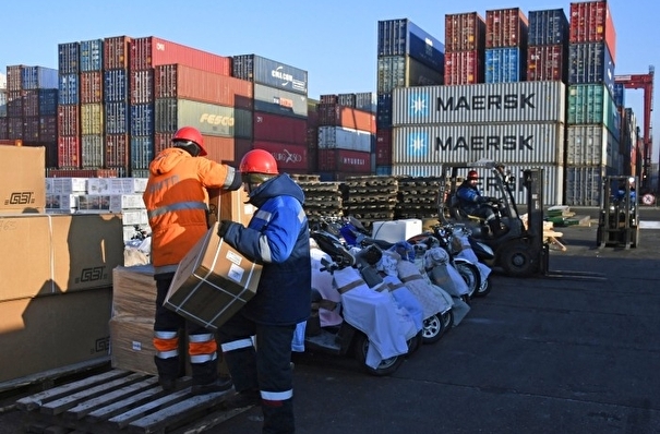 Минтранс: дополнительные суда привлечены для решения проблем с доставкой грузов в портах Приморья