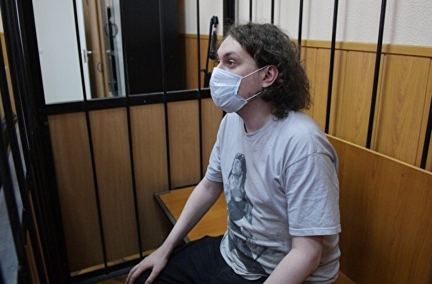 Суд в Петербурге отпустил из-под стражи блогера Хованского