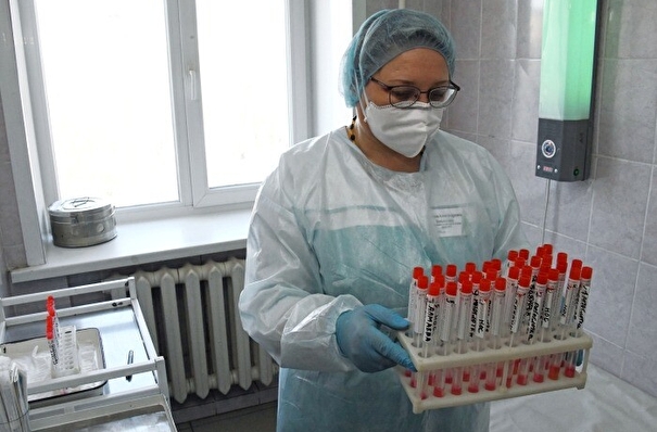 Массовое тестирование на омикрон-штамм коронавируса введут на Колыме