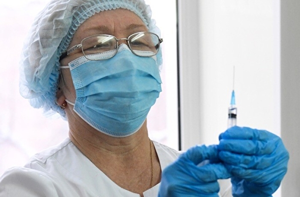 Работодателям в Тульской области рекомендовали обеспечить вакцинацию 80% сотрудников