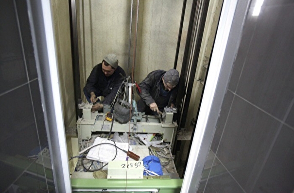 Свыше 2,2 тыс. лифтов заменят в жилых домах Москвы до конца года