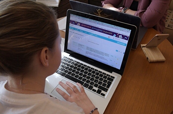 Более 100 школ в Омской области оснастят компьютерными классами с ноутбуками и другим современным оборудованием