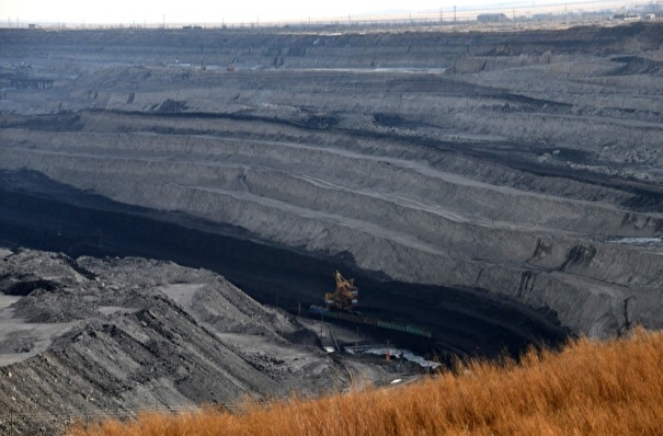 Абрамченко поручила проработать инициативу об увеличении санзон угольных разрезов до 2 км