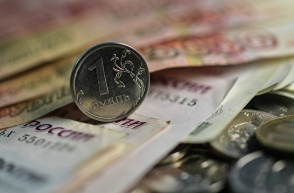 Рубль отыграл существенную часть утреннего обвала к доллару и евро на фоне валютных интервенций ЦБ