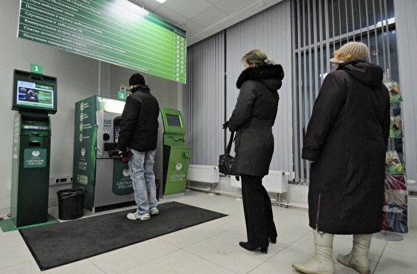 Рубли и валюта в дальневосточных банках есть, но и спрос на них тоже